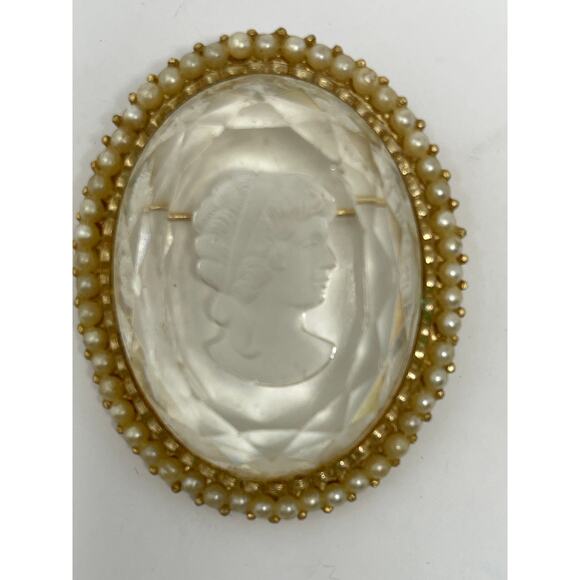 Vintage Micro Pearl & Lucite Etched Clear Cameo Gold Brooch - Picture 8 of 10